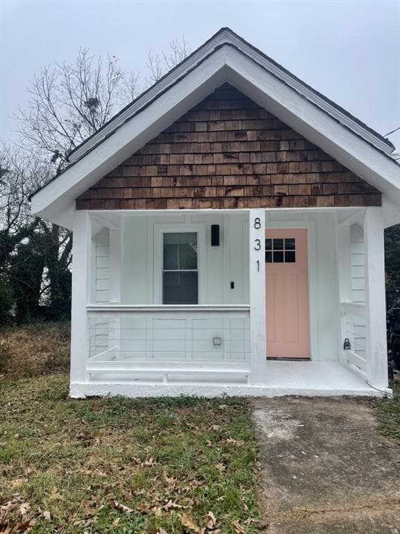 2 bedroom, 2 bathroom, 850 sq ft single family residence sold at 831 Drummond Street, Atlanta, GA 30314