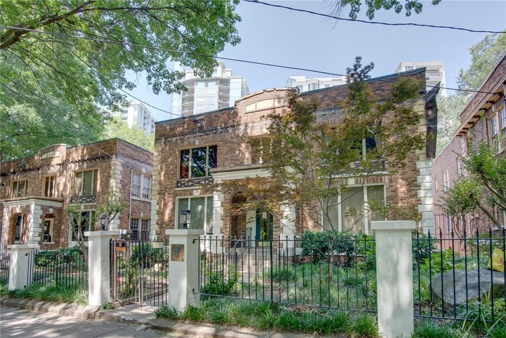 1 bedroom, 1 bathroom, 520 sq ft condominium sold at 1100 Piedmont Avenue 6, Atlanta, GA 30309