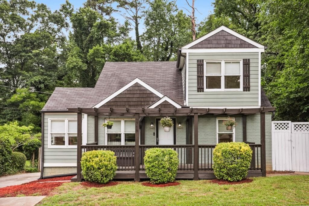 3 bedroom, 2 bathroom, 1,503 sq ft single family residence sold at 2718 Eastwood Drive, Decatur, GA 30032