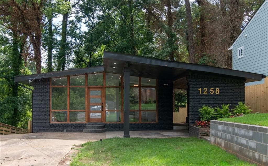 3 bedroom, 2 bathroom, 1,524 sq ft single family residence sold at 1258 Lockwood Drive, Atlanta, GA 30311