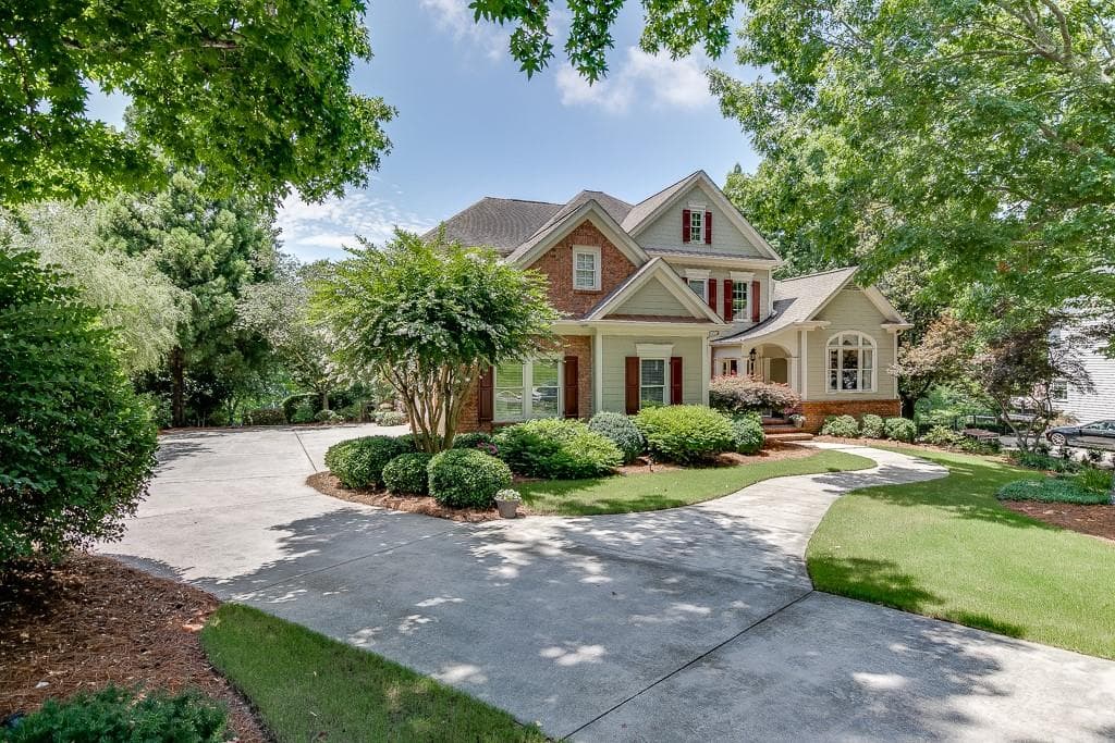 6 bedroom, 5 bathroom, 7,246 sq ft single family residence sold at 3225 Town Manor Circle, Dacula, GA 30019