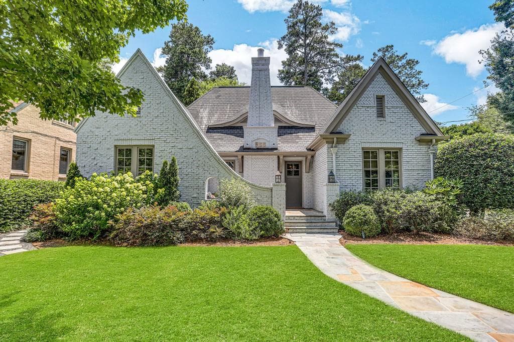4 bedroom, 4 bathroom, 3,312 sq ft single family residence sold at 755 E Morningside Drive, Atlanta, GA 30324