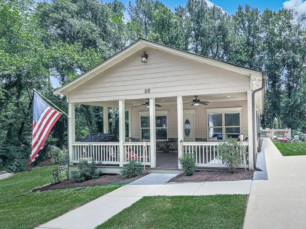 3 bedroom, 2 bathroom, 1,320 sq ft single family residence sold at 110 W South Street, Canton, GA 30114