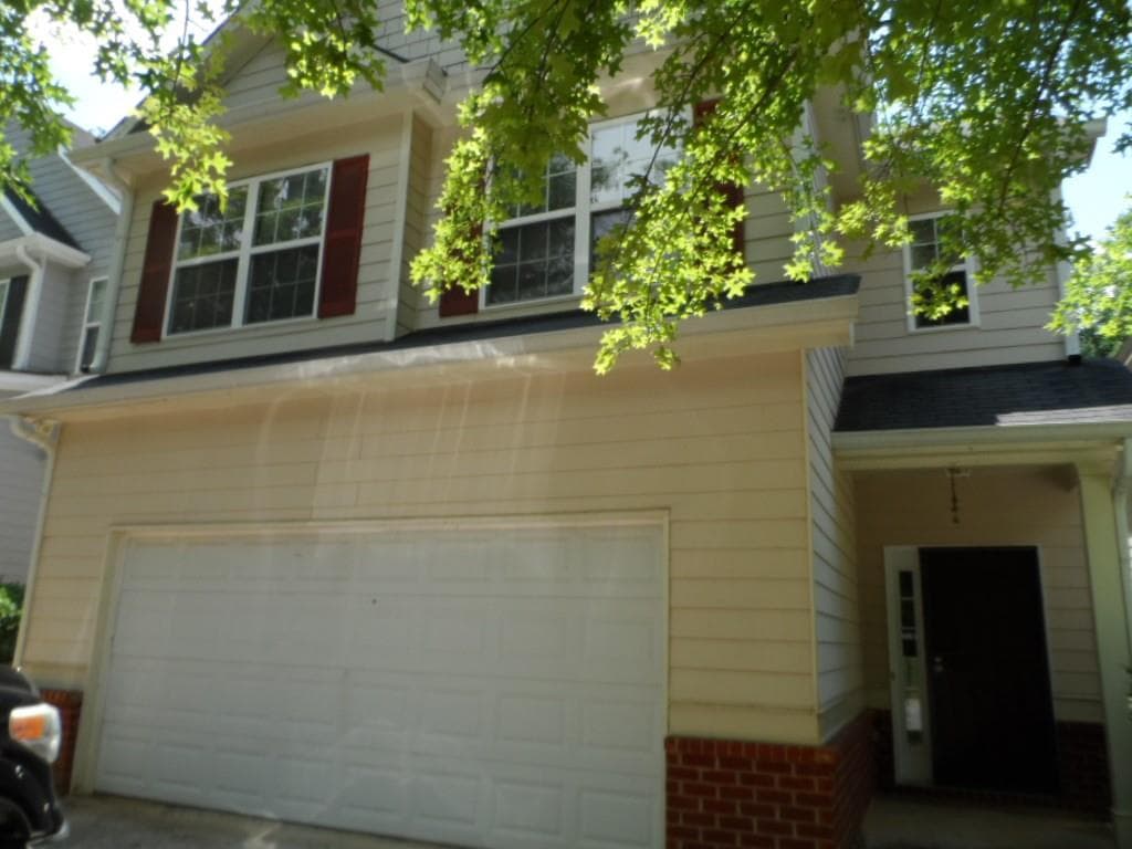 3 bedroom, 3 bathroom single family residence sold at 4443 Ravenwood, Union City, GA 30291