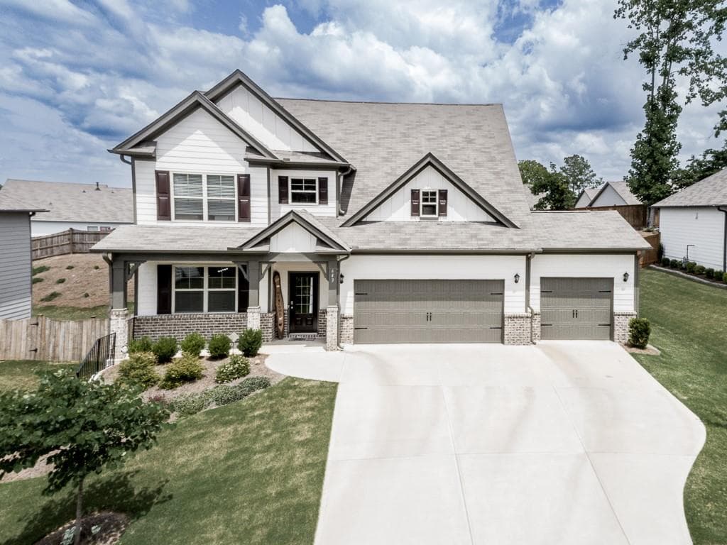 4 bedroom, 4 bathroom, 2,643 sq ft single family residence sold at 643 Little Bear Loop, Canton, GA 30114