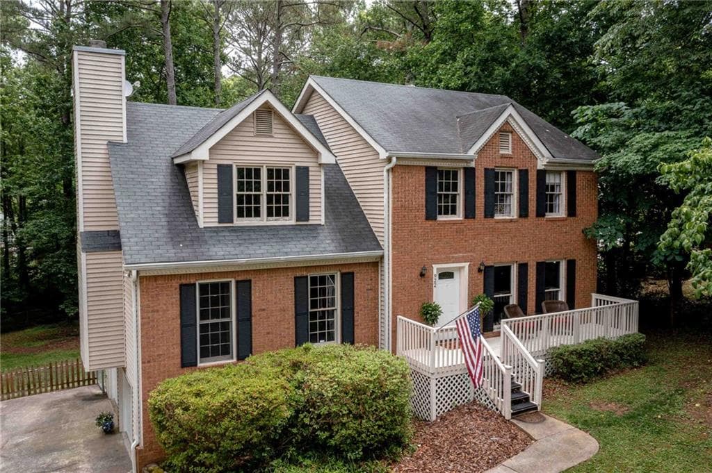 4 bedroom, 4 bathroom, 3,412 sq ft single family residence sold at 922 W Mill Trace, Kennesaw, GA 30152