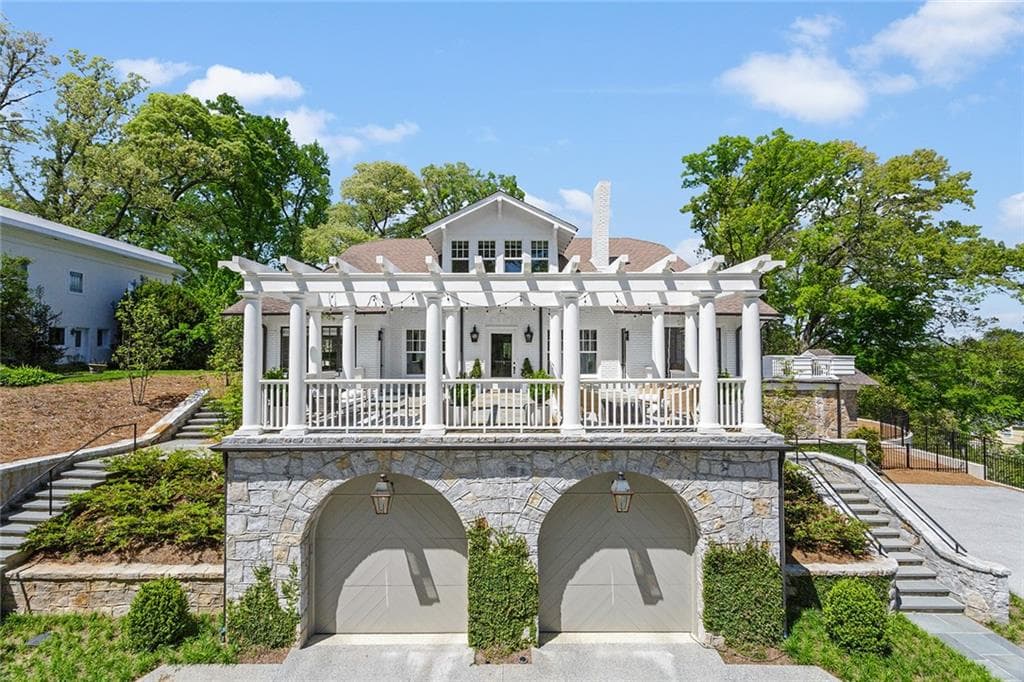 6 bedroom, 6 bathroom, 6,628 sq ft single family residence sold at 9 Ansley Drive, Atlanta, GA 30309