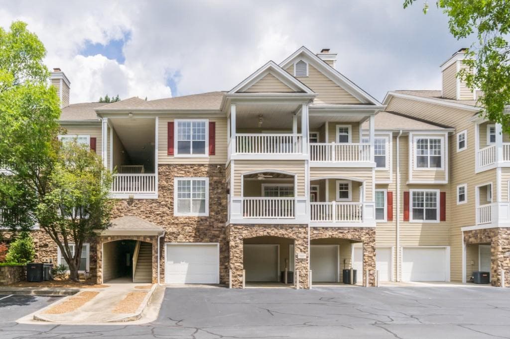 2 bedroom, 2 bathroom, 1,321 sq ft condominium sold at 536 Sandringham Drive, Milton, GA 30004