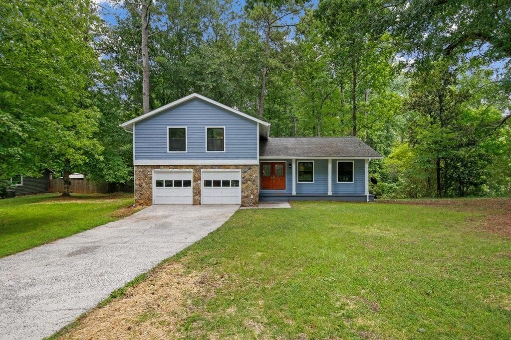 4 bedroom, 3 bathroom, 1,636 sq ft single family residence sold at 9635 Loblolly Lane, Roswell, GA 30075