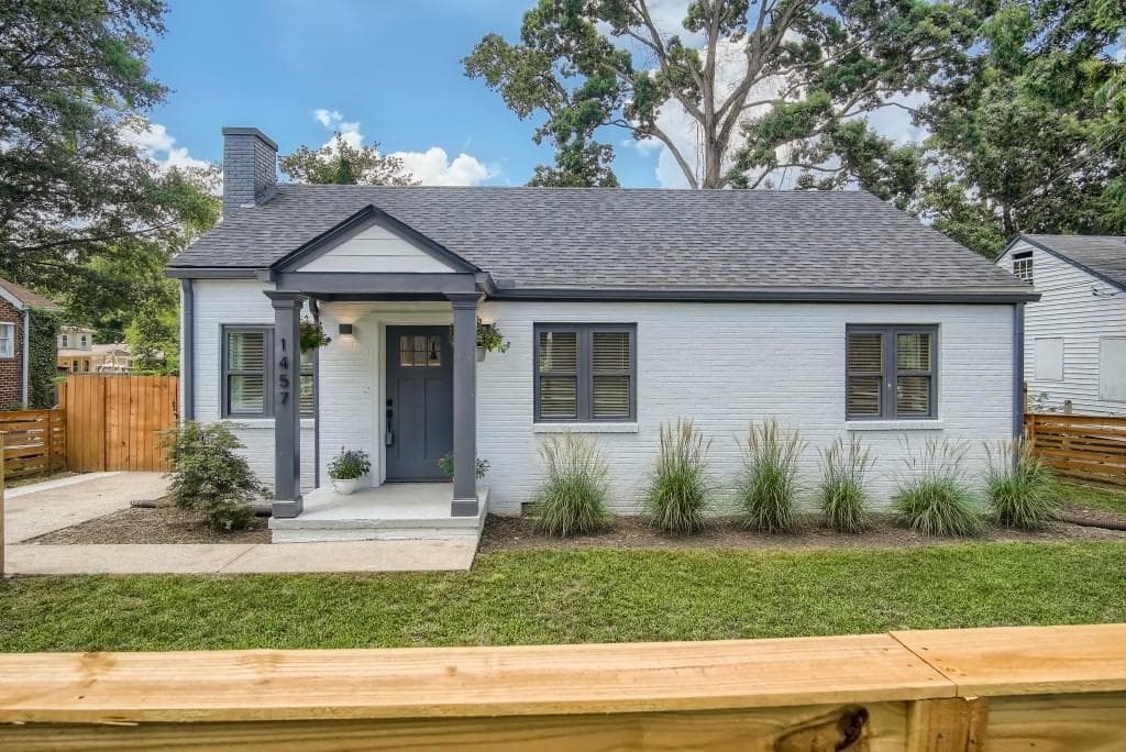 4 bedroom, 3 bathroom single family residence sold at 1457 Venetian Drive, Atlanta, GA 30311