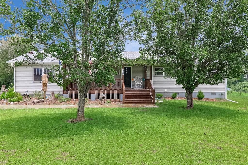 3 bedroom, 2 bathroom, 2,000 sq ft single family residence sold at 530 CORINTH CHURCH Road, Winder, GA 30680