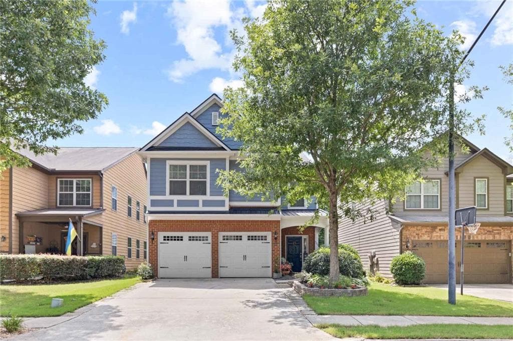 4 bedroom, 3 bathroom, 2,421 sq ft single family residence sold at 909 Silver Lake Drive, Acworth, GA 30102