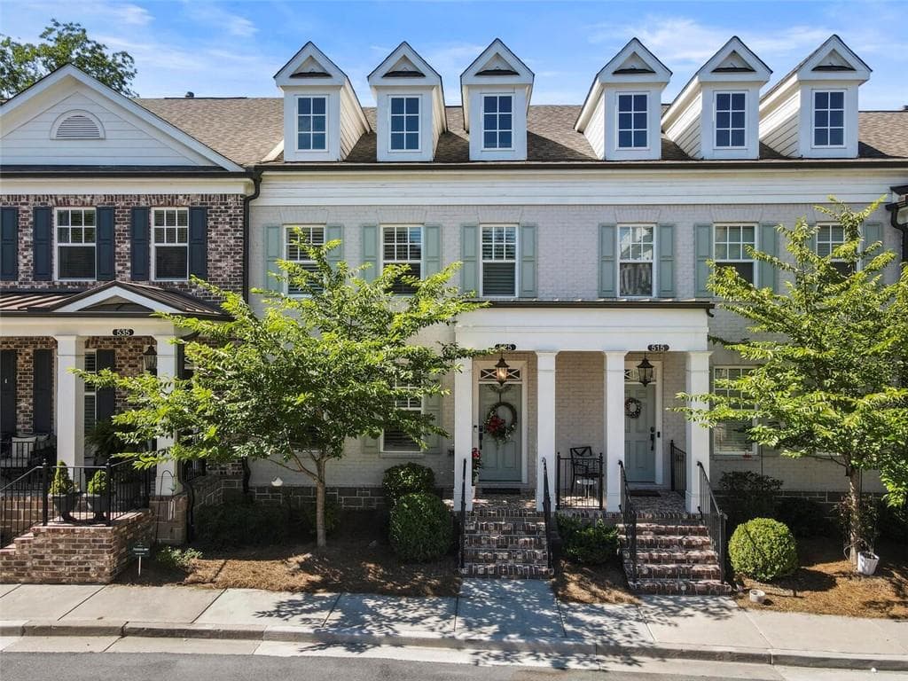 3 bedroom, 4 bathroom, 2,260 sq ft townhouse sold at 525 Letchas Lane, Alpharetta, GA 30009