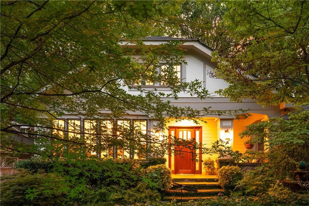 5 bedroom, 4 bathroom, 3,950 sq ft single family residence sold at 359 9th Street, Atlanta, GA 30309