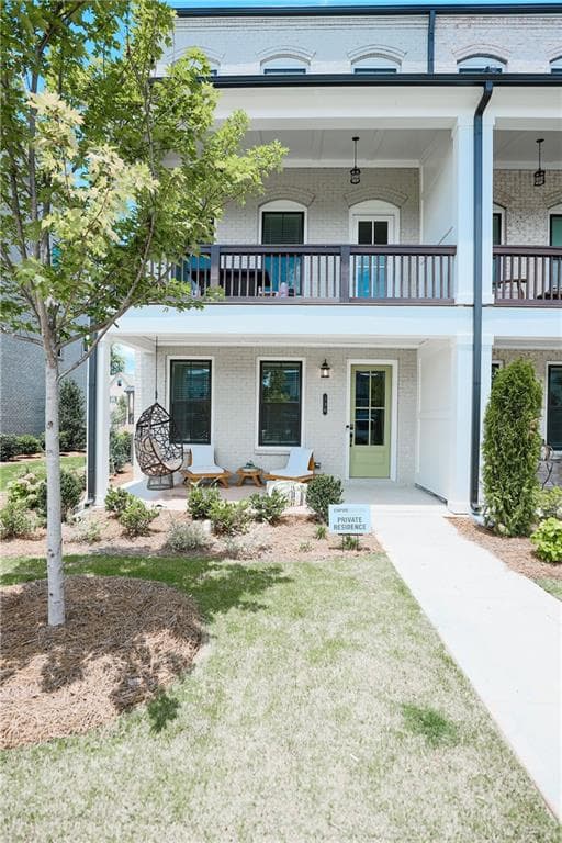 3 bedroom, 4 bathroom, 1,973 sq ft townhouse sold at 136 Harlow Circle, Roswell, GA 30076