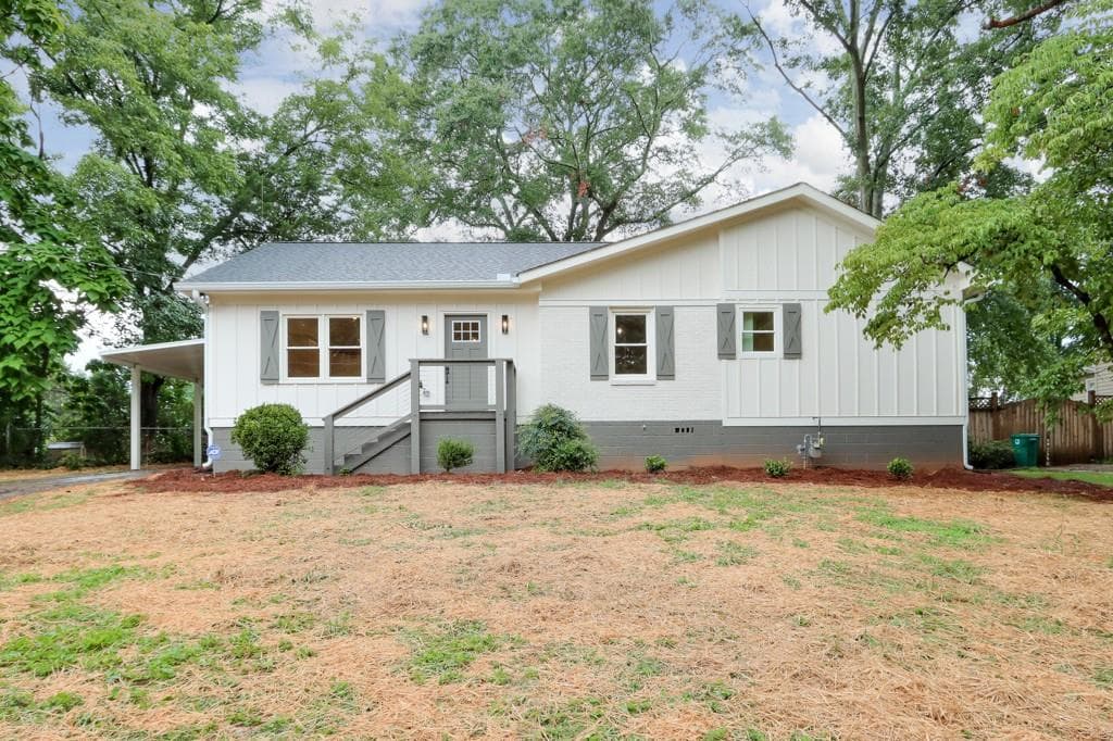 3 bedroom, 4 bathroom, 1,704 sq ft single family residence sold at 3300 Ridgecrest Road, Smyrna, GA 30080
