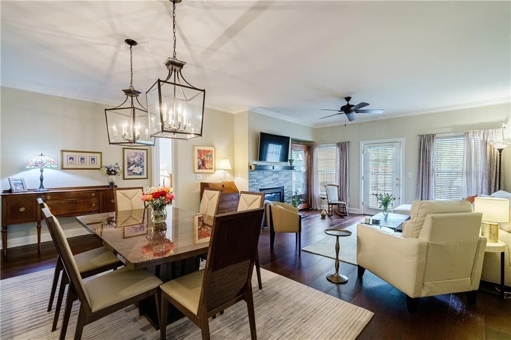 2 bedroom, 2 bathroom, 1,556 sq ft condominium sold at 211 Colonial Homes Drive 2106, Atlanta, GA 30309