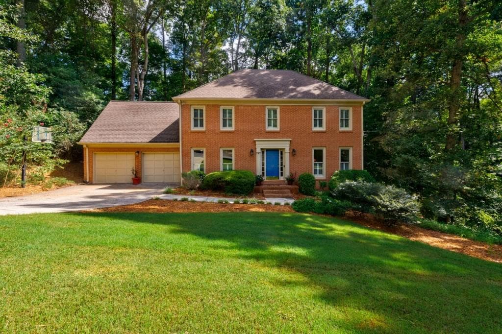 135 River Lake Court, Roswell, GA 30075 — most recent listing photo