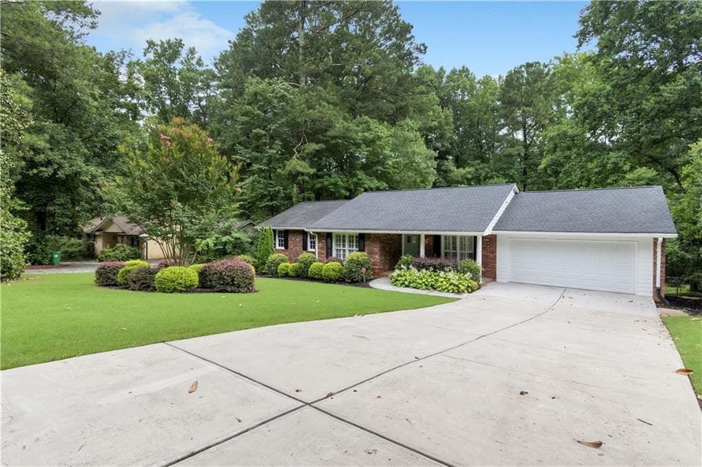 5344 N Peachtree Road, Dunwoody, GA 30338 — most recent listing photo
