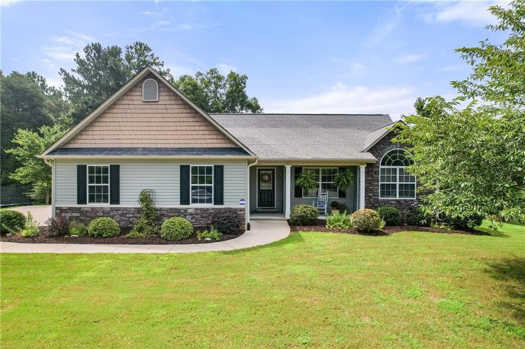 3 bedroom, 3 bathroom, 1,553 sq ft single family residence sold at 5627 River Stone Road, Gainesville, GA 30506