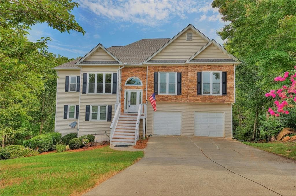 4 bedroom, 3 bathroom, 2,691 sq ft single family residence sold at 45 Clearview Drive, Cartersville, GA 30121