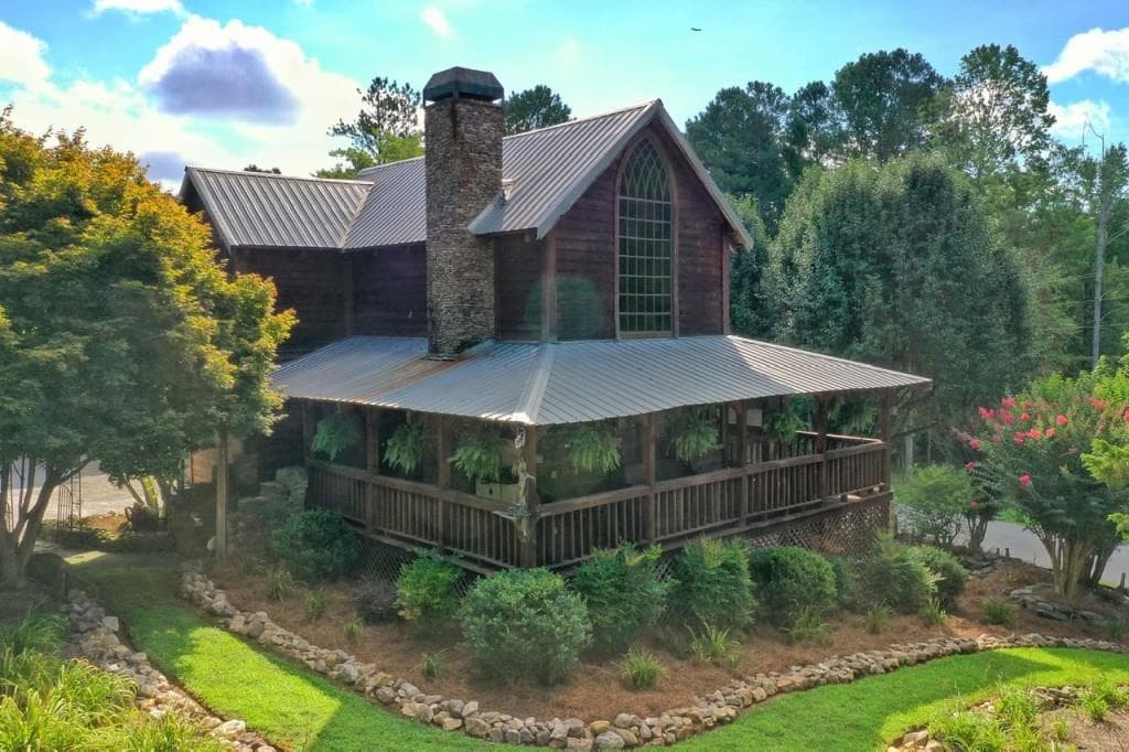 2 bedroom, 2 bathroom, 992 sq ft single family residence sold at 7204 Island Mill Road, Acworth, GA 30102