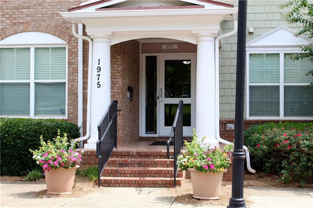 2 bedroom, 2 bathroom, 1,209 sq ft condominium sold at 1975 NOCTURNE Drive 2107, Alpharetta, GA 30009