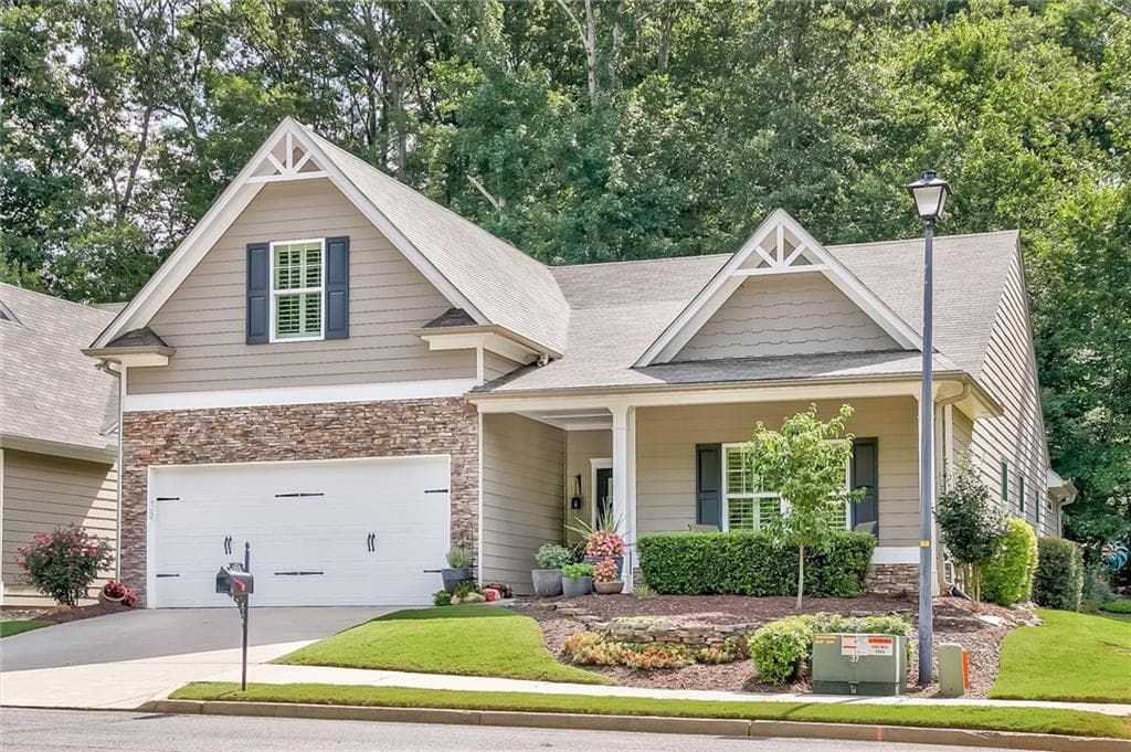 4 bedroom, 2 bathroom, 2,168 sq ft single family residence sold at 204 Jefferson Avenue, Canton, GA 30114