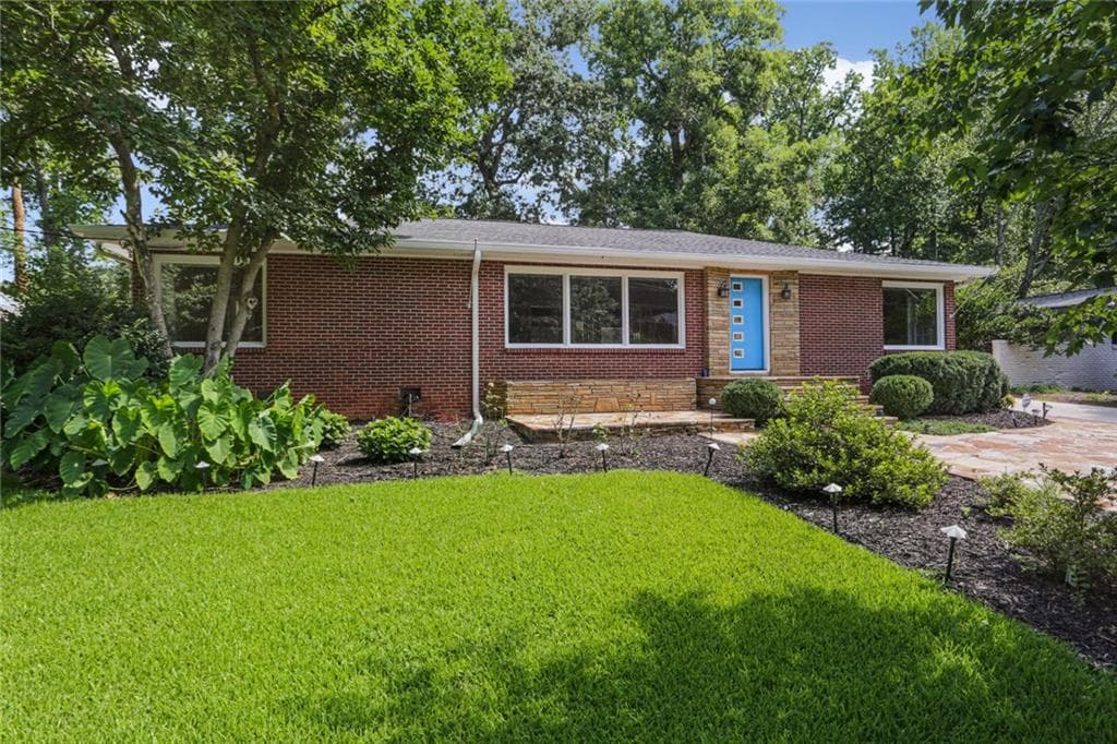 3 bedroom, 2 bathroom, 2,210 sq ft single family residence sold at 1468 Lavista Road, Atlanta, GA 30324