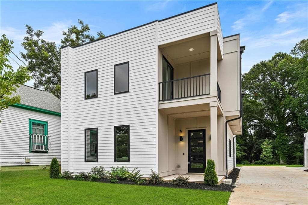 3 bedroom, 3 bathroom, 2,340 sq ft single family residence sold at 1082 West Avenue, Atlanta, GA 30315
