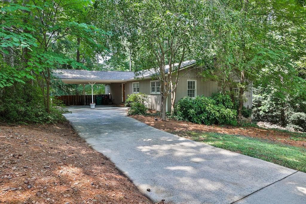 3 bedroom, 2 bathroom, 1,680 sq ft single family residence sold at 2641 Stoney Brook Lane, Marietta, GA 30062
