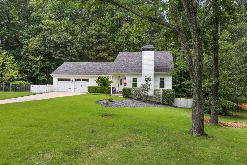 325 Tyson Circle, Roswell, GA 30076 — most recent listing photo