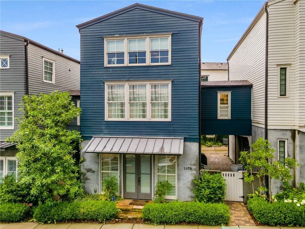 3 bedroom, 3 bathroom, 1,884 sq ft townhouse sold at 2073 Manchester Street, Atlanta, GA 30324