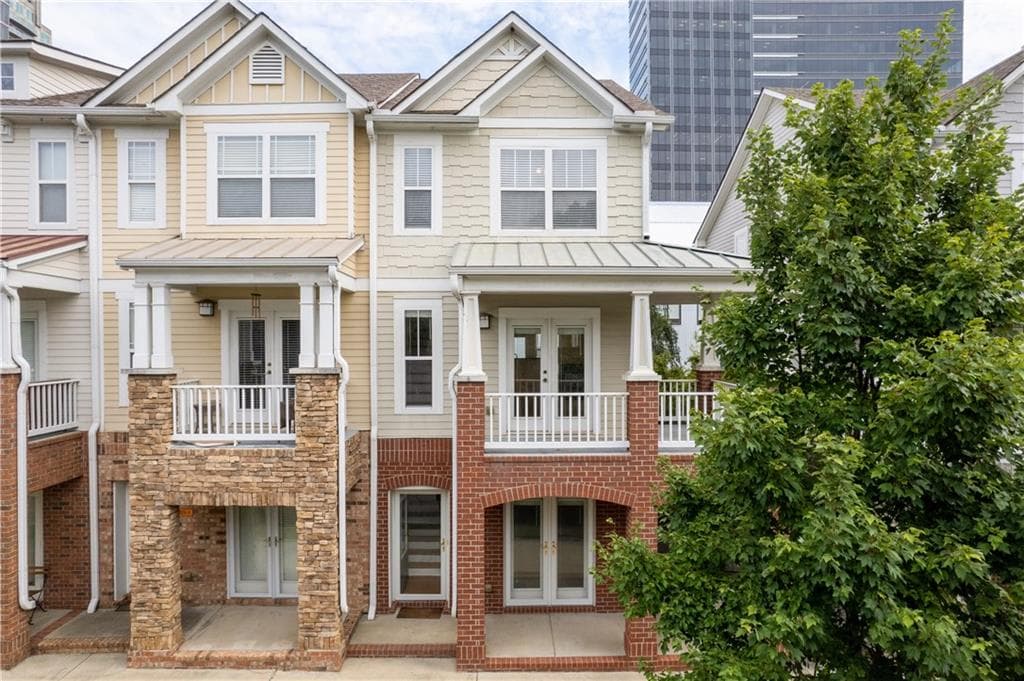 3 bedroom, 4 bathroom, 1,270 sq ft townhouse sold at 221 16th Street 1, Atlanta, GA 30363