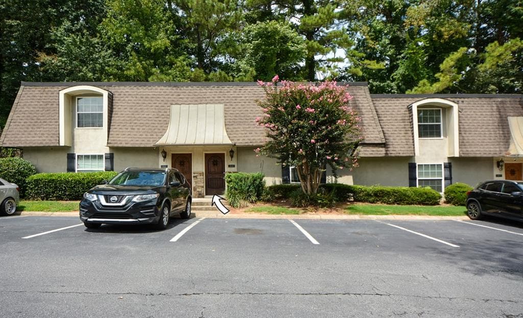 3 bedroom, 3 bathroom, 1,953 sq ft townhouse sold at 4430 Tilly Mill Road 202, Atlanta, GA 30360