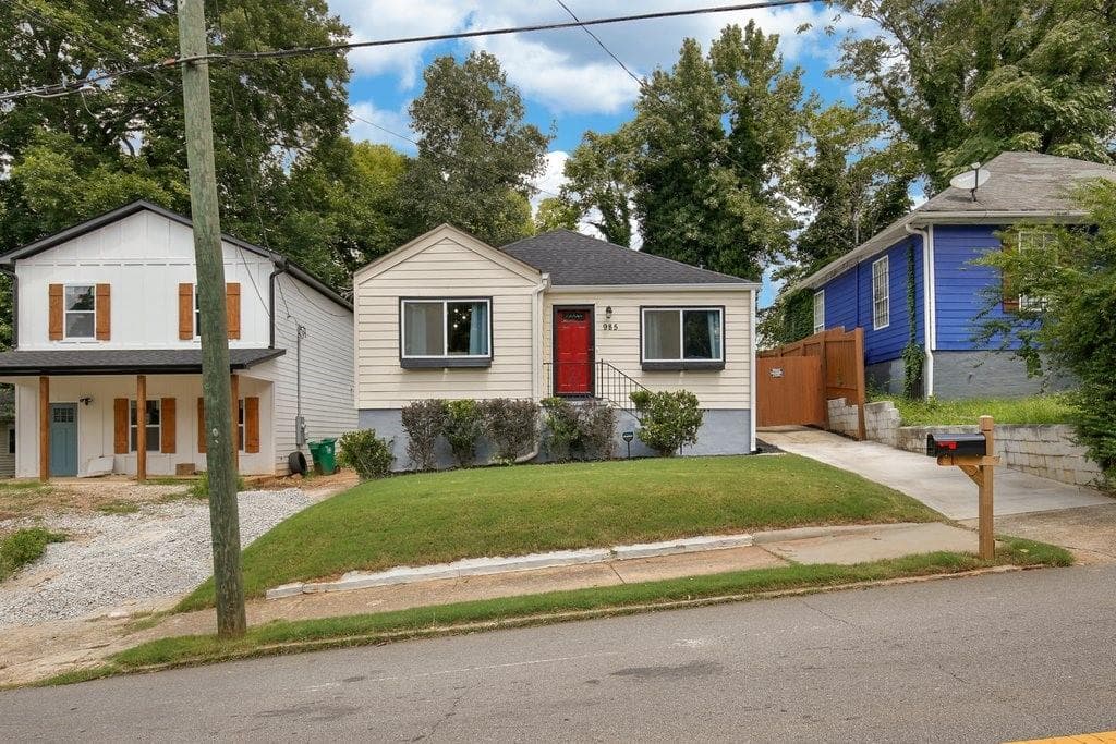 3 bedroom, 2 bathroom, 1,225 sq ft single family residence sold at 985 Fair Street, Atlanta, GA 30314