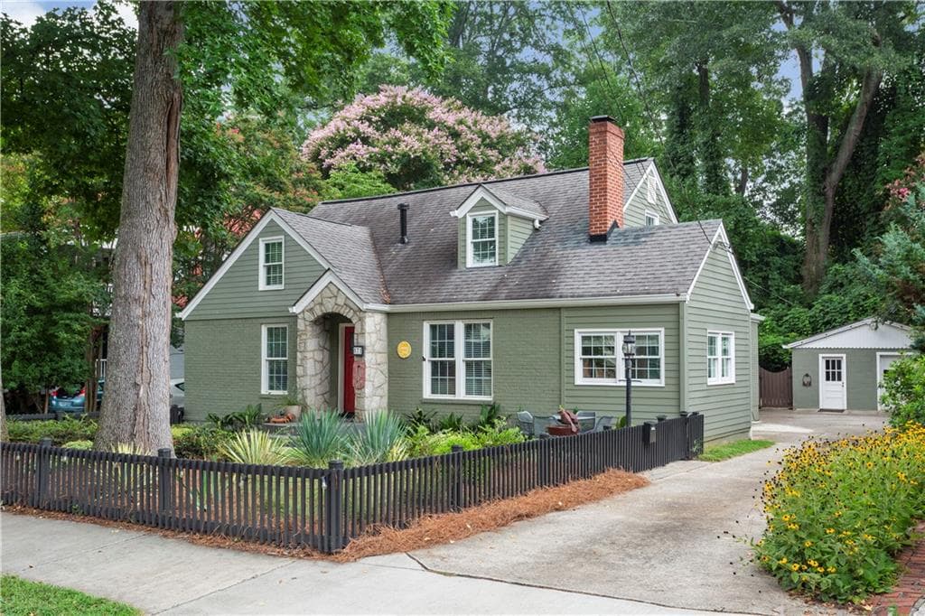 3 bedroom, 3 bathroom, 2,195 sq ft single family residence sold at 571 Oakdale Road, Atlanta, GA 30307