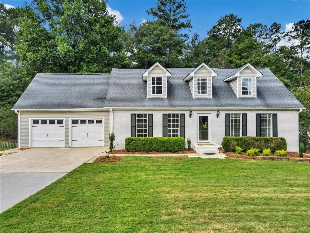 5 bedroom, 3 bathroom, 2,500 sq ft single family residence sold at 1330 Oakdale Road, Canton, GA 30114