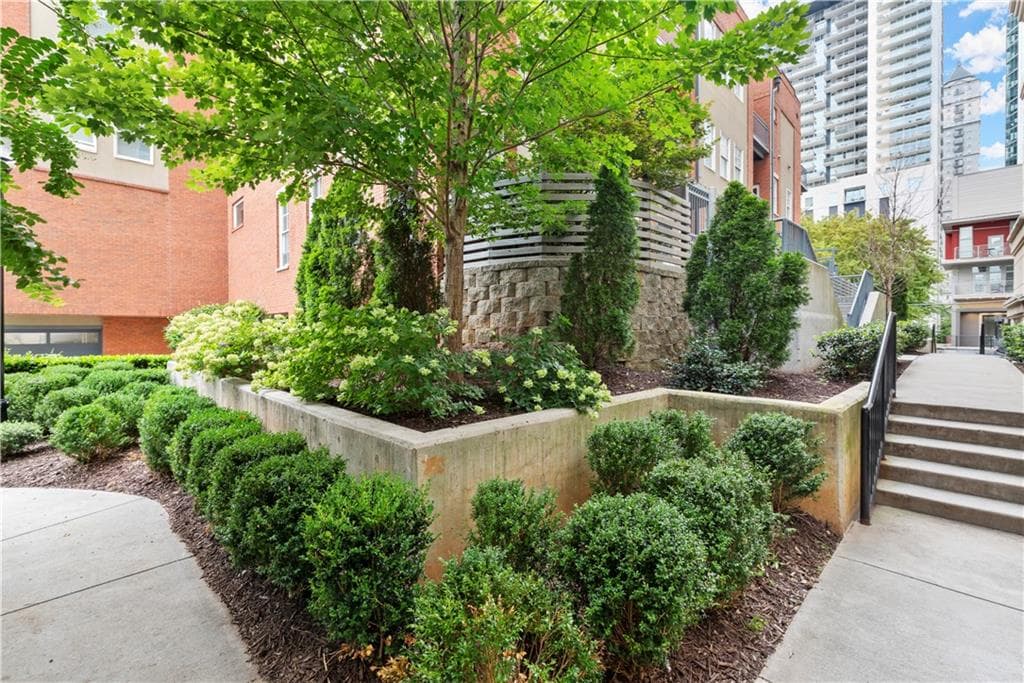 2 bedroom, 2 bathroom, 1,653 sq ft condominium sold at 199 12th Street 7, Atlanta, GA 30309