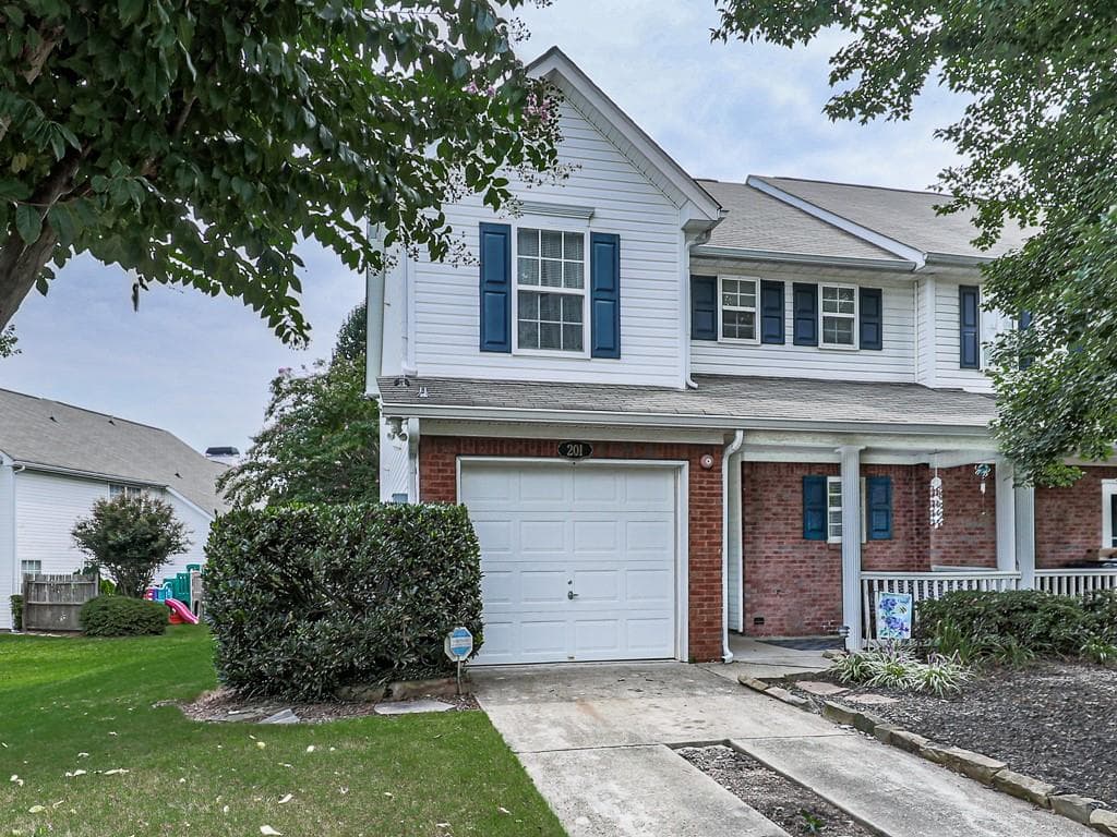 2 bedroom, 3 bathroom, 1,357 sq ft townhouse sold at 201 Cottonwood Creek Circle, Canton, GA 30114