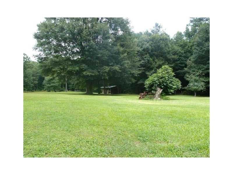 3 bedroom single family residence sold at 3083 Old Jonesboro Road, Fairburn, GA 30213
