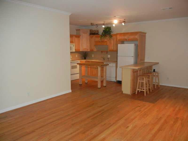2 bedroom, 1,006 sq ft condominium sold at 1421 Peachtree Street 210, Atlanta, GA 30309