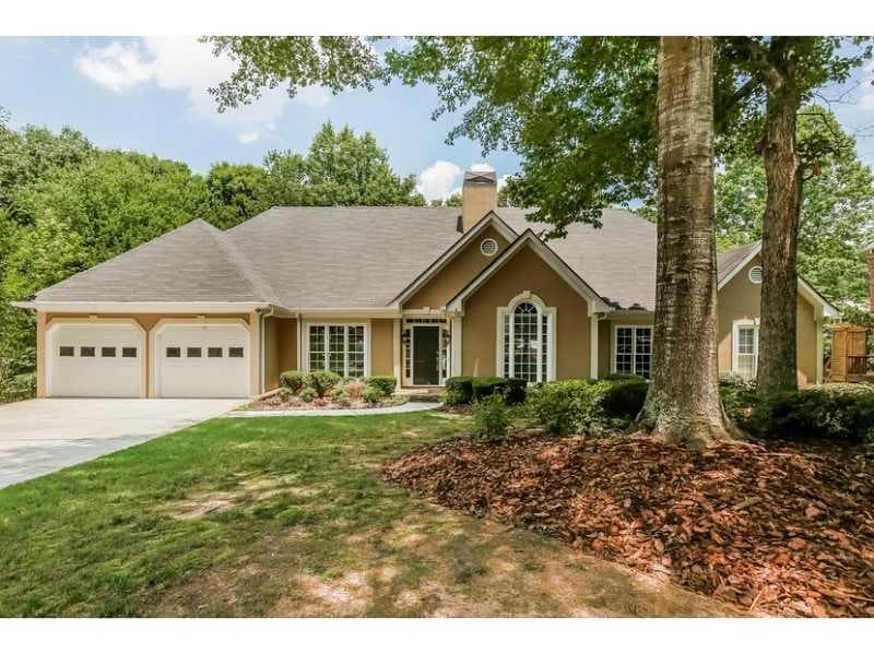 4 bedroom, 2,824 sq ft single family residence sold at 725 TUCKAHOE Trail, Johns Creek, GA 30022