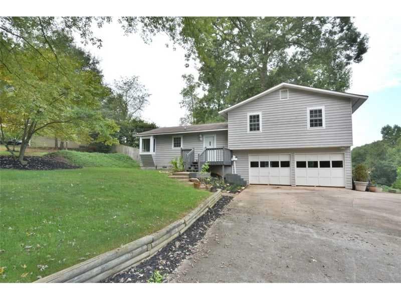 3 bedroom, 1,213 sq ft single family residence sold at 1758 Eric Circle, Lawrenceville, GA 30043