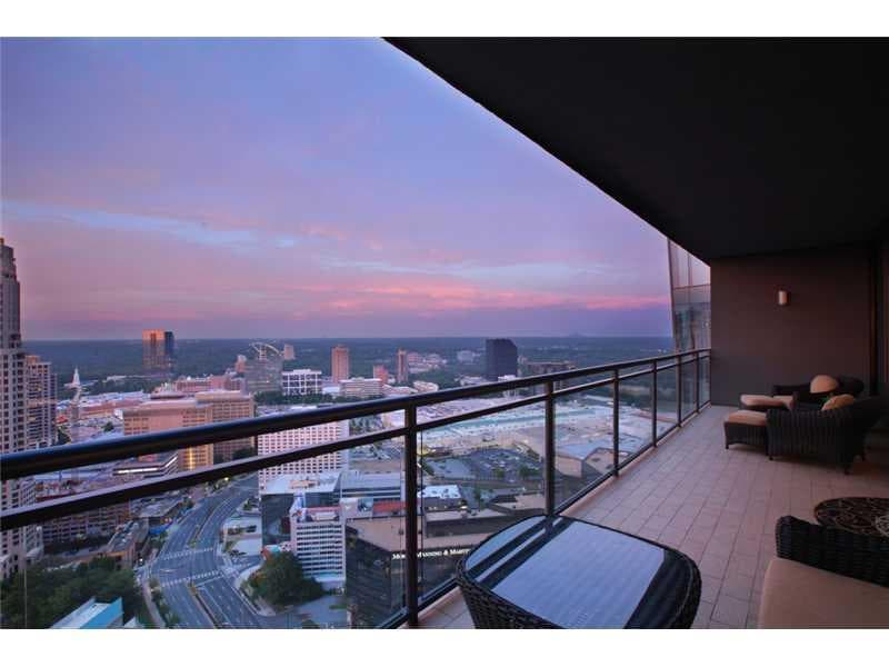 2 bedroom, 1,662 sq ft condominium sold at 3344 Peachtree Road 3203, Atlanta, GA 30326