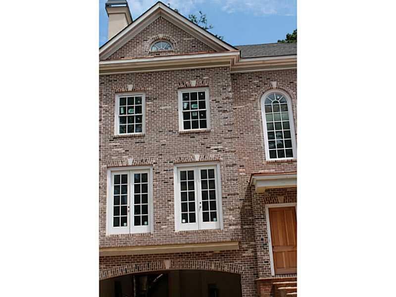 3 bedroom, 4,064 sq ft townhouse sold at 3475 Roxboro Road 5-7, Atlanta, GA 30326