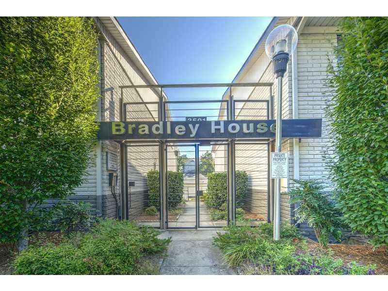 2 bedroom, 966 sq ft townhouse sold at 3501 Roswell Road 301, Atlanta, GA 30305