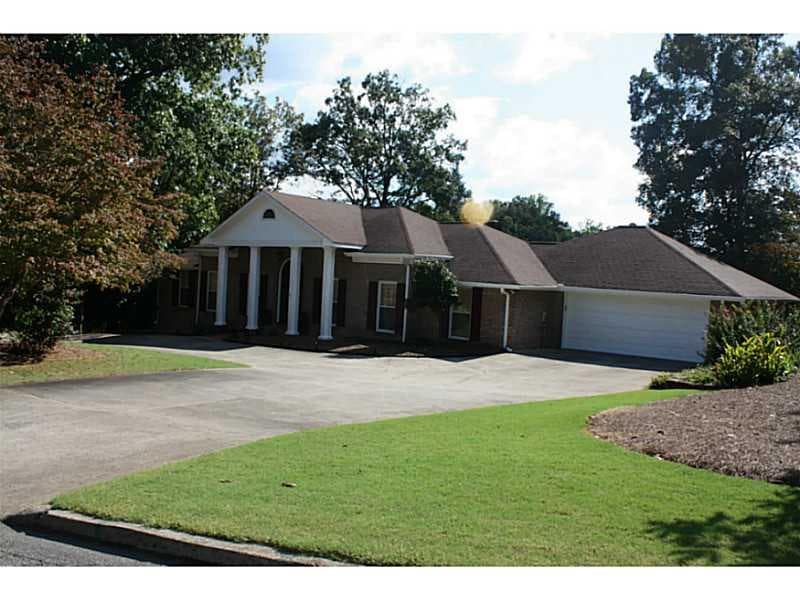 895 Oakhaven Drive, Roswell, GA 30075 — most recent listing photo