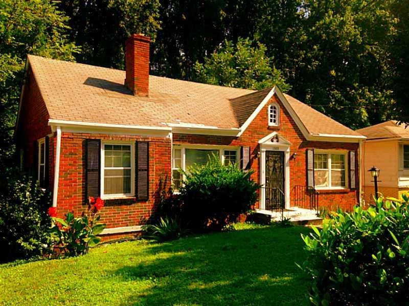 6 bedroom, 2,515 sq ft single family residence sold at 1303 Fair Street, Atlanta, GA 30314