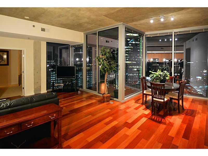 2 bedroom, 1,223 sq ft condominium sold at 3324 Peachtree Road 1918, Atlanta, GA 30326